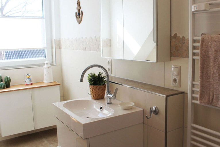 Bathroom 3, Cosy Apartment Near Centre, Wittmund