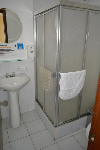 Bathroom 3, Hotel Casa Kolping Quito, Quito