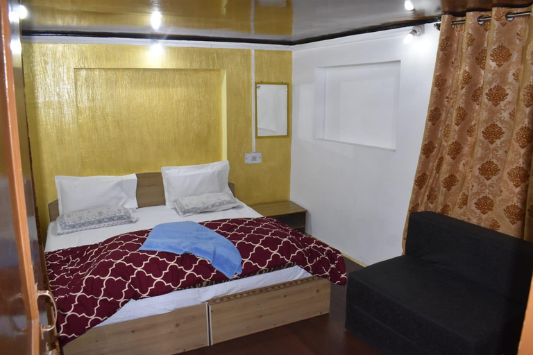 Others 5, Mir Guest House, Anantnag