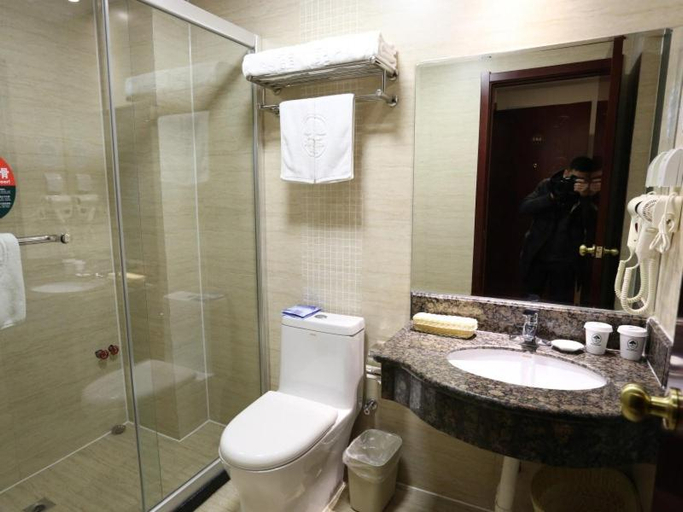 Bathroom 2, GreenTree Inn Suzhou Dangshan Dayukou Express Hotel, Suzhou