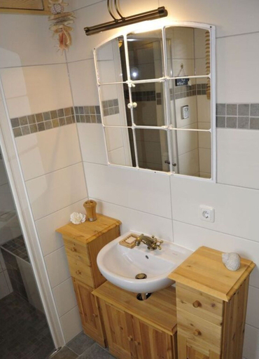 Bathroom 3, WE Evening sun in the sun House, Nordwestmecklenburg