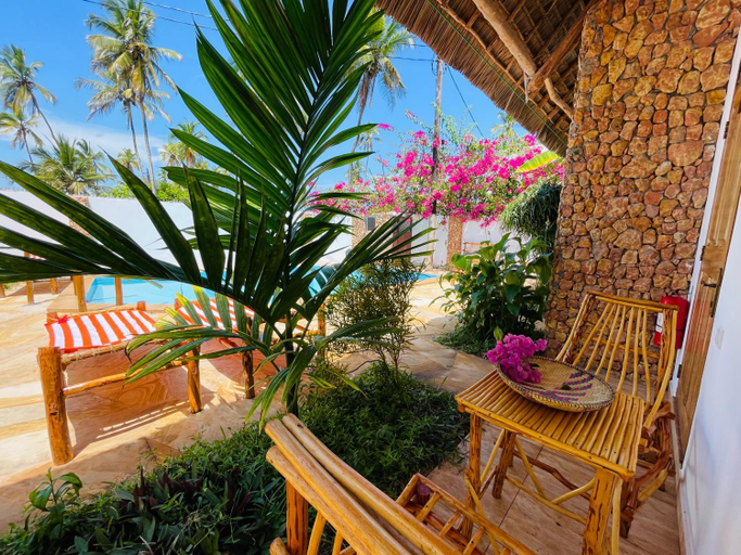 Others 5, Lulu Bungalows, Kaskazini 'B'
