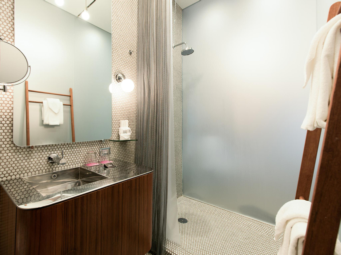 Bathroom 9