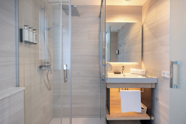 Bathroom 5, Hotel Cetina Cabo de Palos Puerto, Murcia