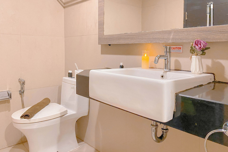 Bathroom 4, Good Place Studio At Grand Palace Kemayoran Apartment, Jakarta Pusat