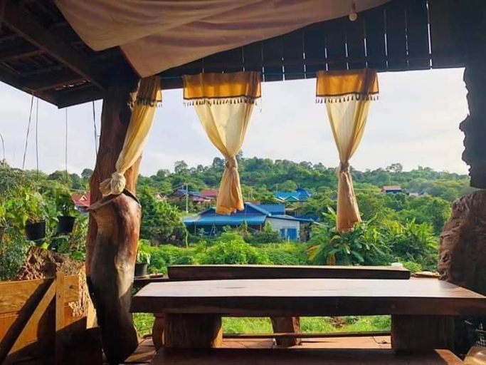 Others 3, Happy bungalow & trekking, Ban Lung