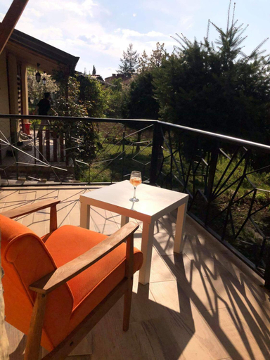 Others 4, Karali Apartments