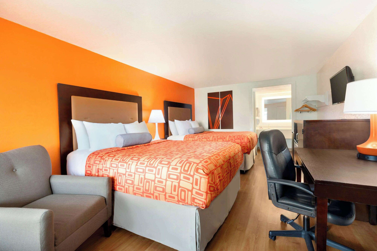 Bedroom 3, Howard Johnson by Wyndham Harrisonburg, Harrisonburg