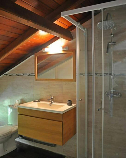 Bathroom 5, Villa charmante avec piscine et vue mer au Robert, Le Robert