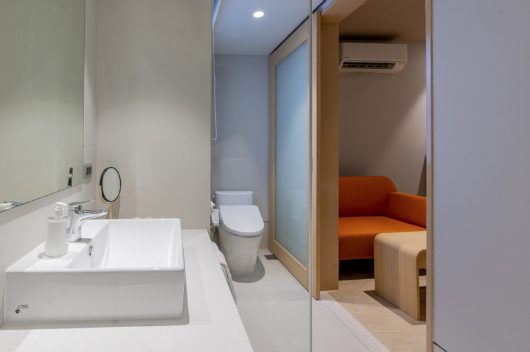 Bathroom 10