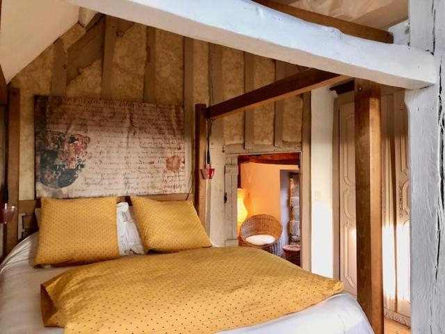 Bedroom 2, La maison sur les remparts, Orne