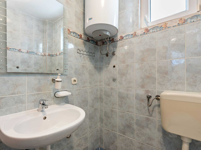 Bathroom 3, Quaint Apartment in Vir near Sea, Vir