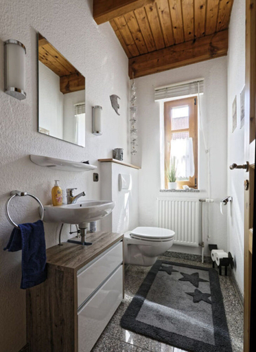 Bathroom 2, Henny Modern Retreat, Leer