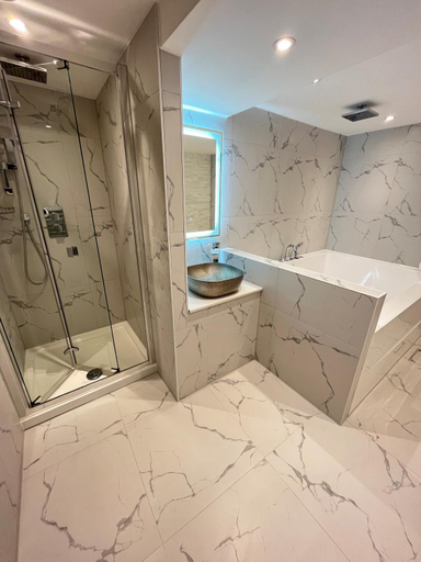 Bathroom 3, Philharmonic Hotel, Sefton