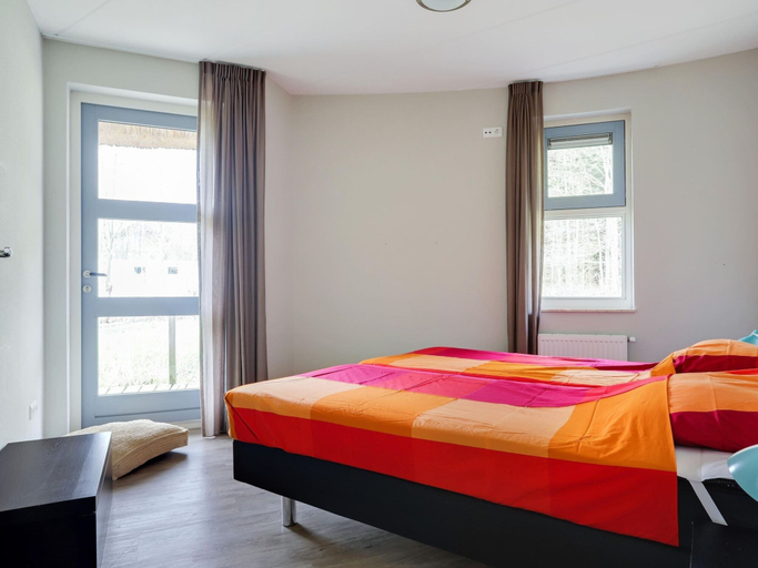 Room 5, Unique Holiday Home in Noordwolde With Garden, Weststellingwerf