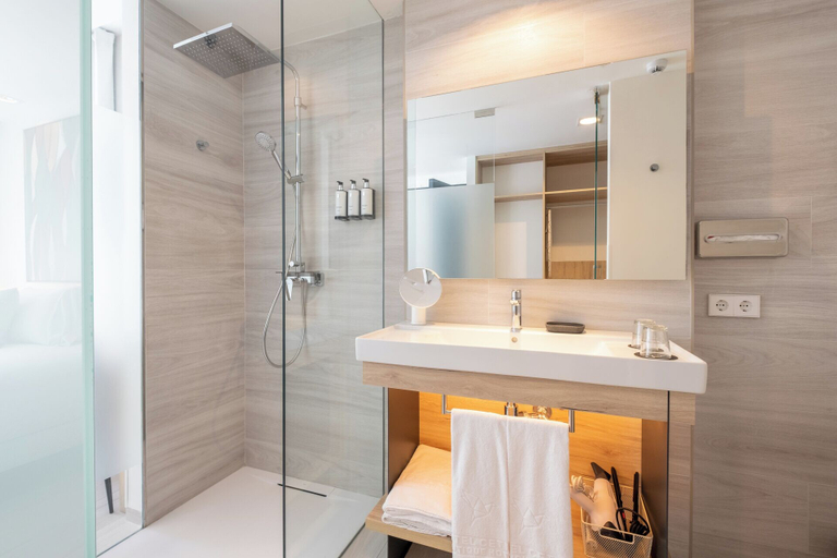 Bathroom 5, Hotel Cetina Cabo de Palos Puerto, Murcia