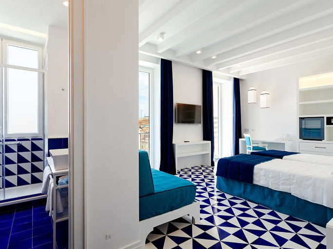 Bedroom 3, Maison Blu - Intimate GuestHouse, Napoli