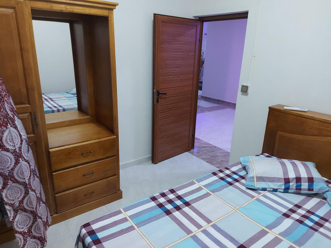 Bedroom 2, RS VILLA SHARE APARTMENT with private room ,good wifi, 150mts to beaches bus stop,, Black River