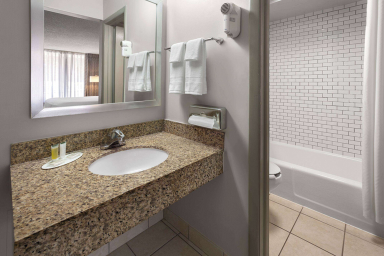 Bathroom 4, Days Inn by Wyndham Frederick, Frederick