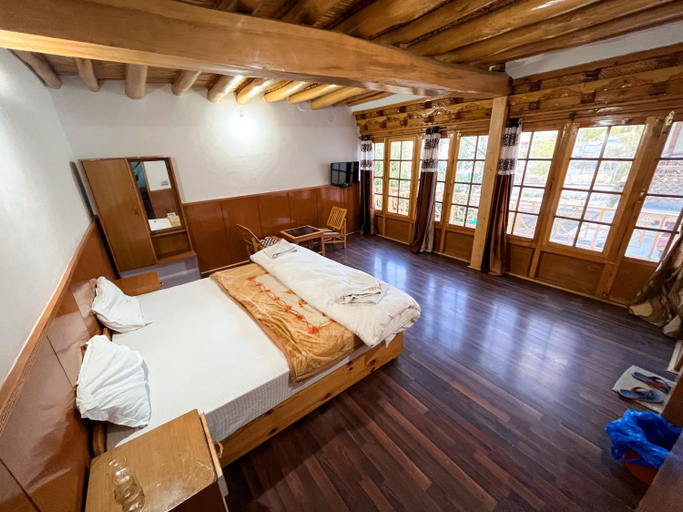 Bedroom, Chubi Sponbo Guest House., Leh