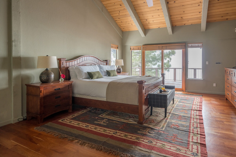 Bedroom 3, Juniper by Avantstay Incredible Mountainside Home w/ Incredible Lake Views!, Washoe