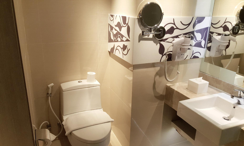 Bathroom 8