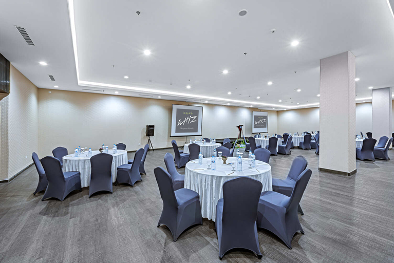 Business Facilities 4, Grand Whiz Megamas Manado, Manado