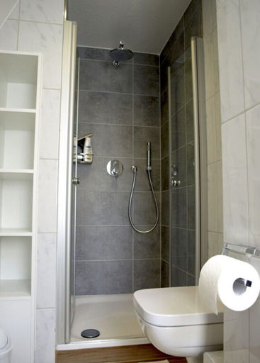 Bathroom 3, Kille Family - Attic, Nordfriesland