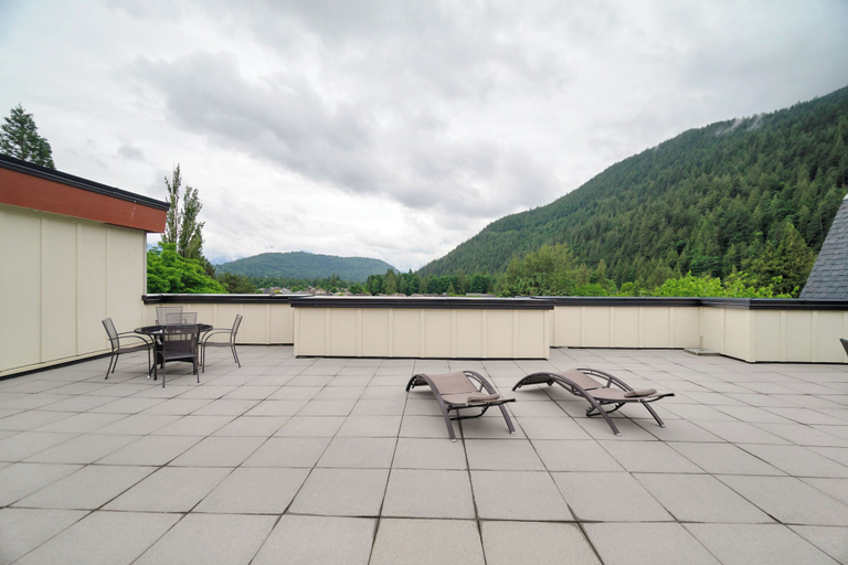 Others 5, 3BR Lakeside Penthouse Retreat, Fraser Valley