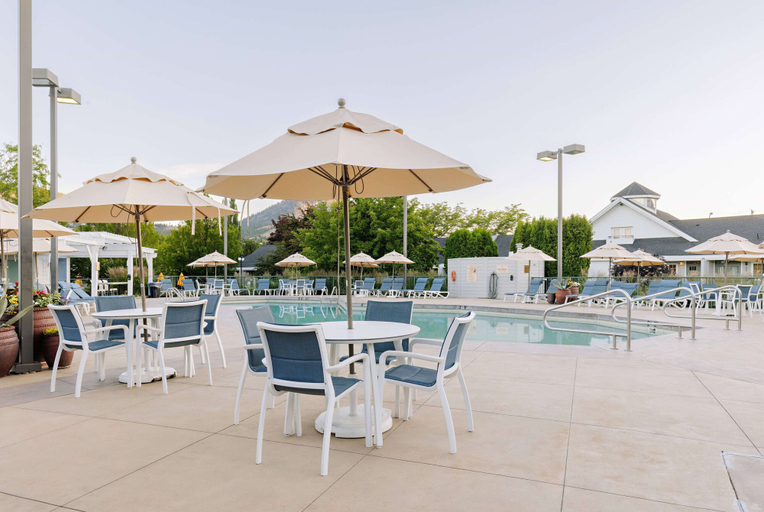 Food & Drinks 5, Balcomo, a Ramada by Wyndham, Okanagan-Similkameen
