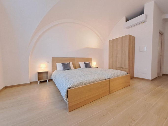 Others 5, la casa sull arco, Foggia