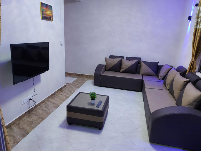 Others 5, RS VILLA SHARE APARTMENT with private room ,good wifi, 150mts to beaches bus stop,, Black River