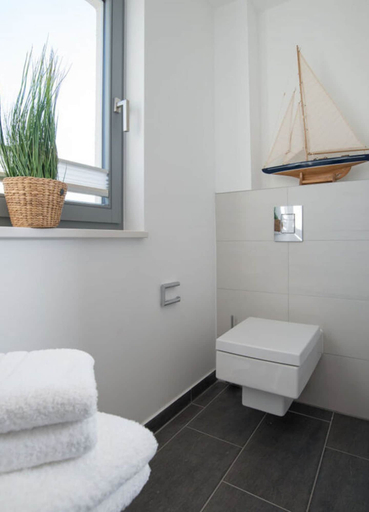 Bathroom 2, Holiday Apartment 11deg East, Ostholstein