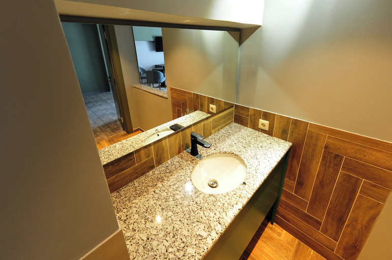Bathroom 3, Kazak Club Hotel