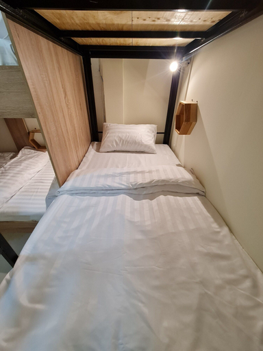 Bedroom 4, De Chalet, Ratchathewi