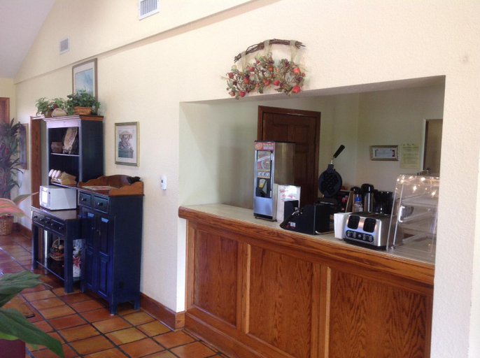 Others 5, Countryside Inn, Wharton