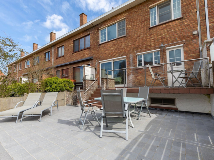 Exterior 4, Nice Holiday Home in Ostend by the sea With a Terrace, West-Vlaanderen