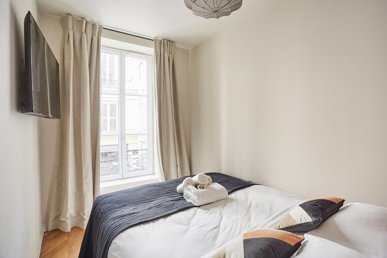 Bedroom 2, Apart Hotel Centre de Paris by Studio prestige, Paris