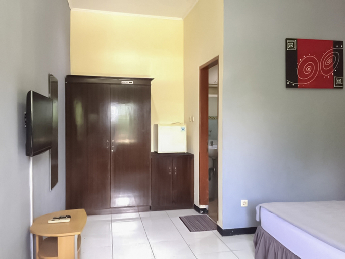 Bedroom 4, Kemang Place near Lippo Mall Kemang Mitra RedDoorz, South Jakarta