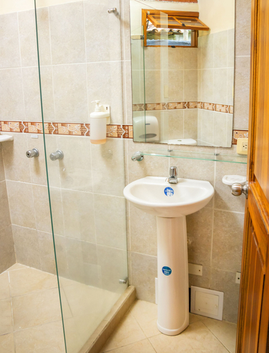 Bathroom 4, hostal san jorge, Pereira
