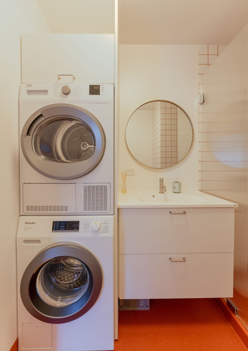 Bathroom 3, Charming Central Tórshavn Retreat - 2Br Apartment, Tórshavn