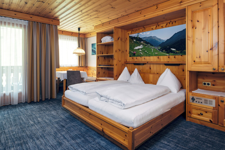 Bedroom 2, Wellnesshote Engadin, Inn