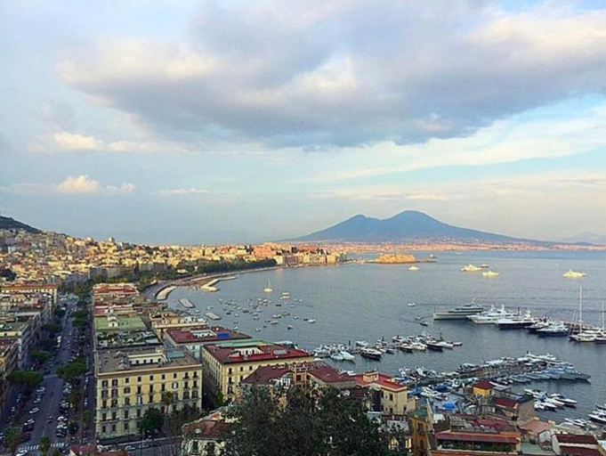 4, A casa di Peppe, Napoli