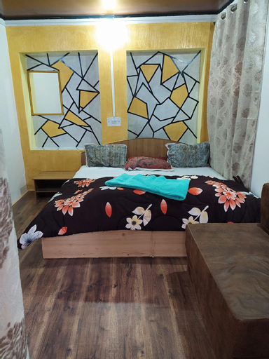Bedroom 3, Mir Guest House, Anantnag
