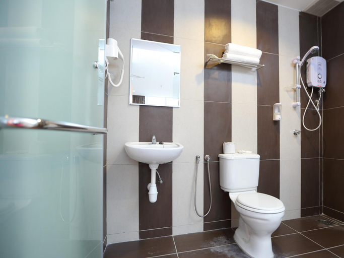 Bathroom 8