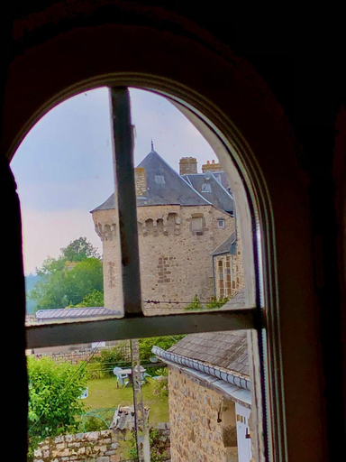 Others 4, La maison sur les remparts, Orne