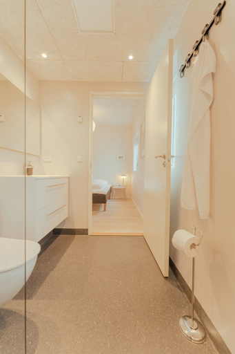 Others 5, Charming Artistic Retreat | Panoramic View, Tórshavn