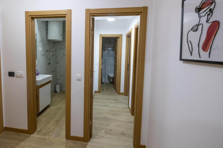 Others 4, Pini Apart-hotel