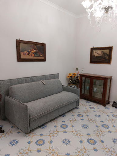 2, Villa Cinzia, Napoli