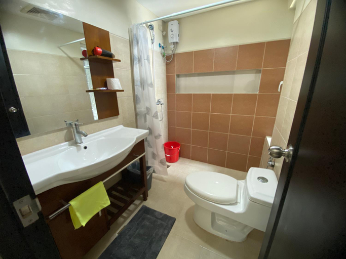 Bathroom 4, Cebu One Pavillion Place by P&J, Cebu City